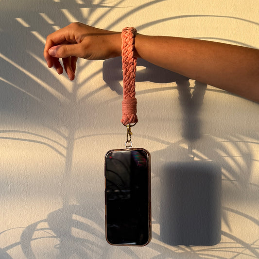 wristlet - flamingo